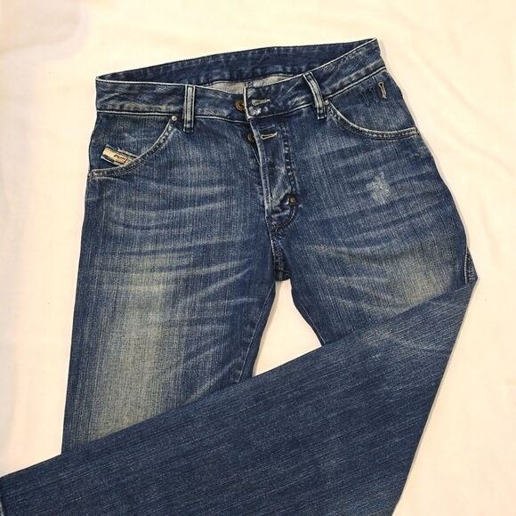 DIESEL INDUSTRY WOMEN'S STRAIGHT LEG JEANS SIZE 28 - Picture 1 of 14